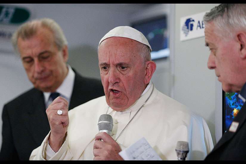 In Zika outbreak, contraceptives may be 'lesser evil,' Pope says