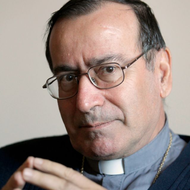Bishop says world must help rebuild 'functioning authority' in Somalia 