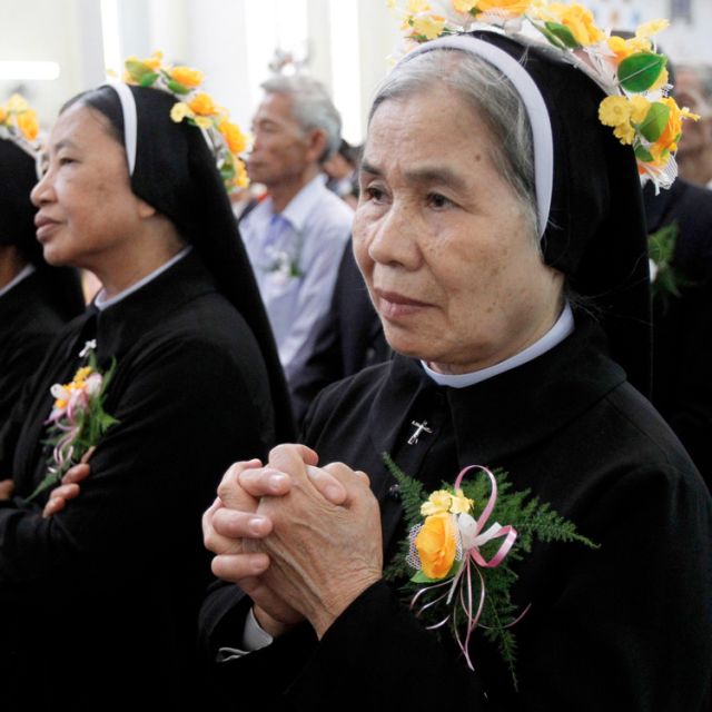 Vatican says relations with Vietnam continue to improve 
