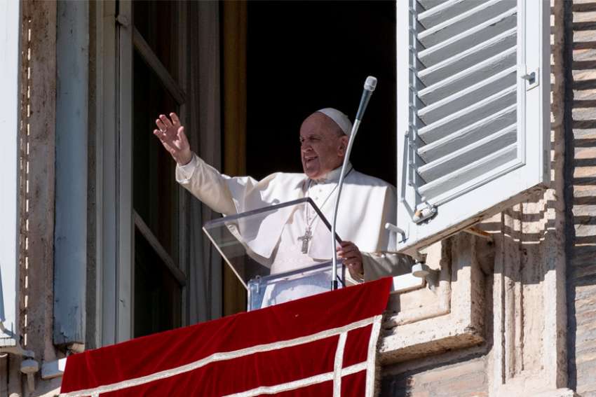 Put the phone away and talk to each other, Pope Francis urges families