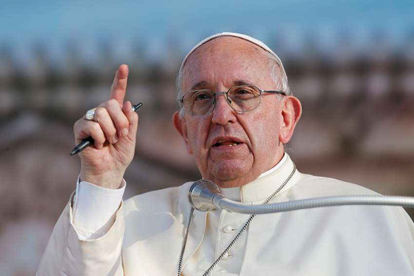 'No to resignation. Everything can change', Pope says as he denounced mafia mentality