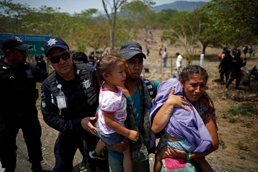 Pope makes donation to help migrants traveling through Mexico