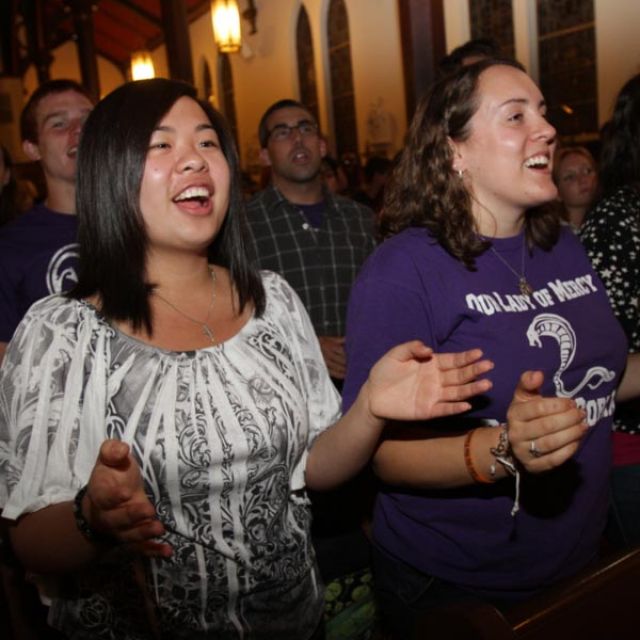 Bishops tell synod church needs lively parishes, Bible literacy