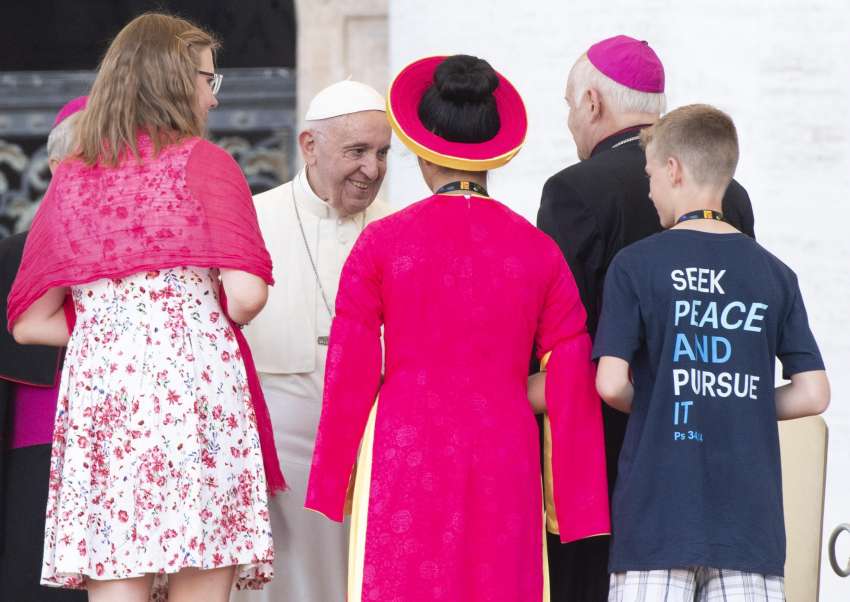 Path to holiness isn't for the lazy, Pope says to young altar servers