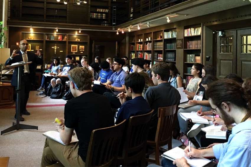 St. Mike’s seminars create launching pad for first-year students