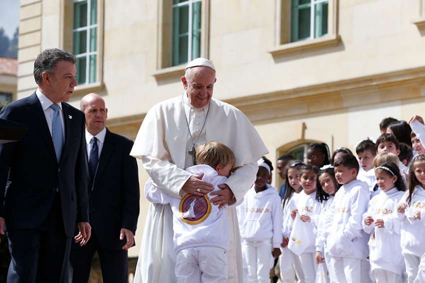 Colombia youths must teach elders to forgive, to move on, Pope says