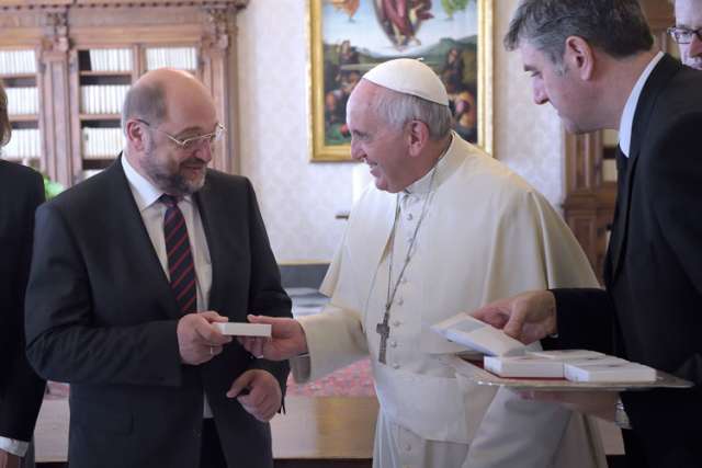 Divisions aside, Christians must work together to evangelize, pope says