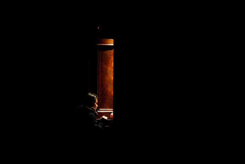 Australian bishops oppose forcing priests to reveal details of confession