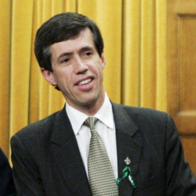 MP Vellacott lauded, and vilified, for awarding medals to pro-life activists