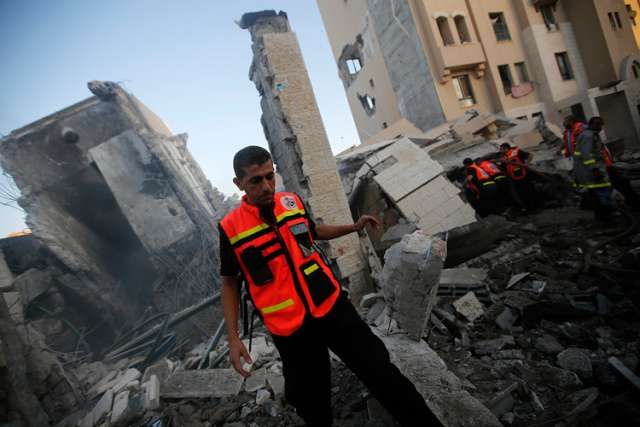 Pope Francis calls Gaza's Catholics to be Christ's witness in midst of conflict
