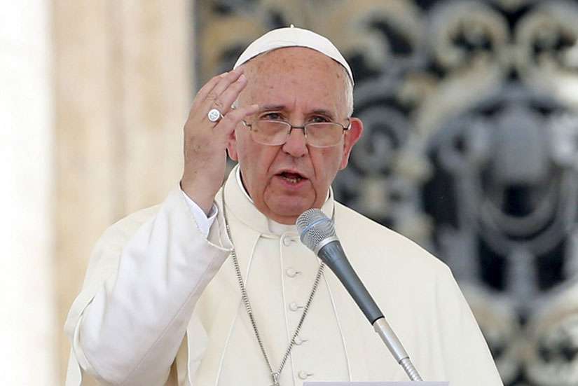 Pope Francis chides world powers for failing to push for peace in Syria