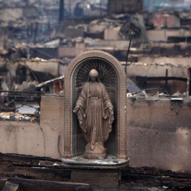 Pope prays for Hurricane Sandy victims, encourages rebuilding efforts
