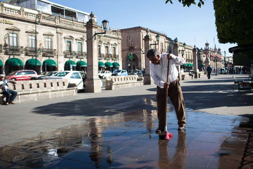 Mexico's Michoacan: Where priests tell people it's OK to fight back
