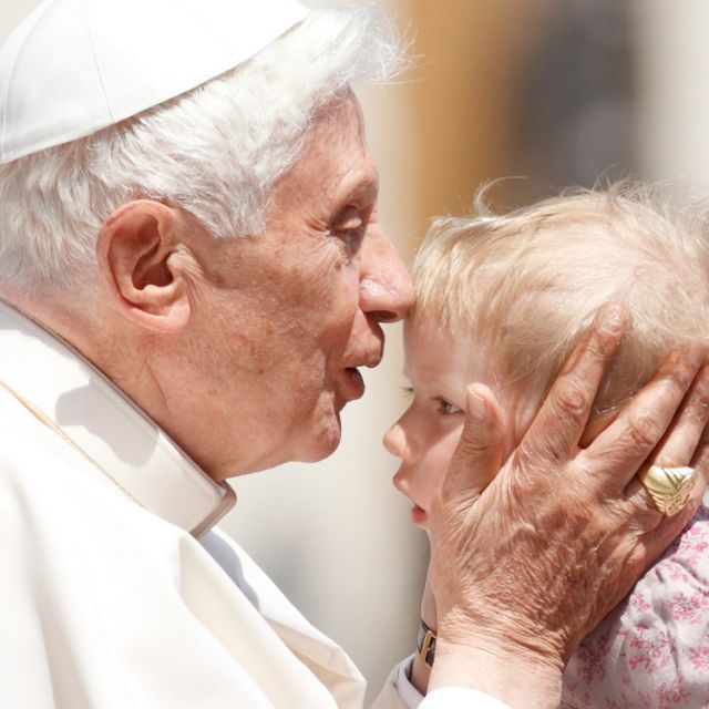 Closeness to God gives strength to withstand everything, pope says 
