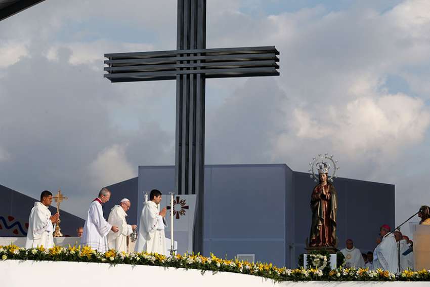 Defend life, equality, unity, Pope tells Colombians