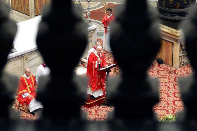 Pope Francis names panel to streamline marriage annulment process