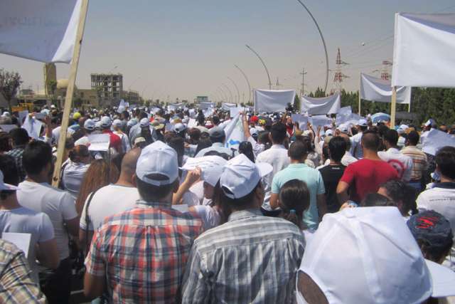 Iraqi Christians brave heat to demand help from United Nations