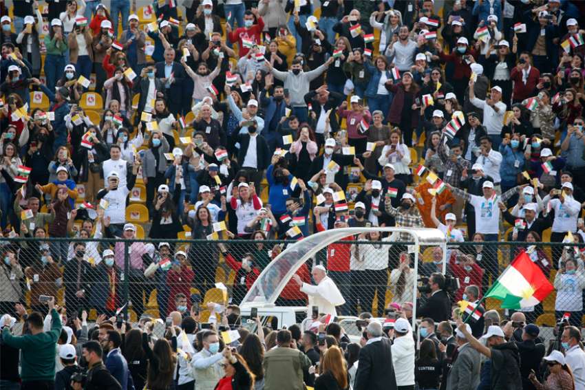 Cleanse your hearts of anger, live the Gospel, Pope Francis says at Mass in Irbil