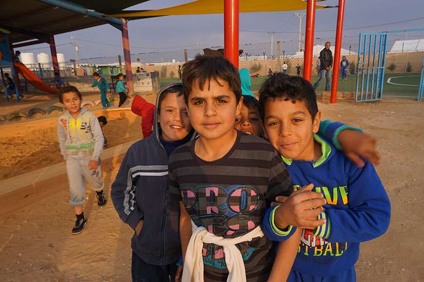 Canada to restore refugee health care funding
