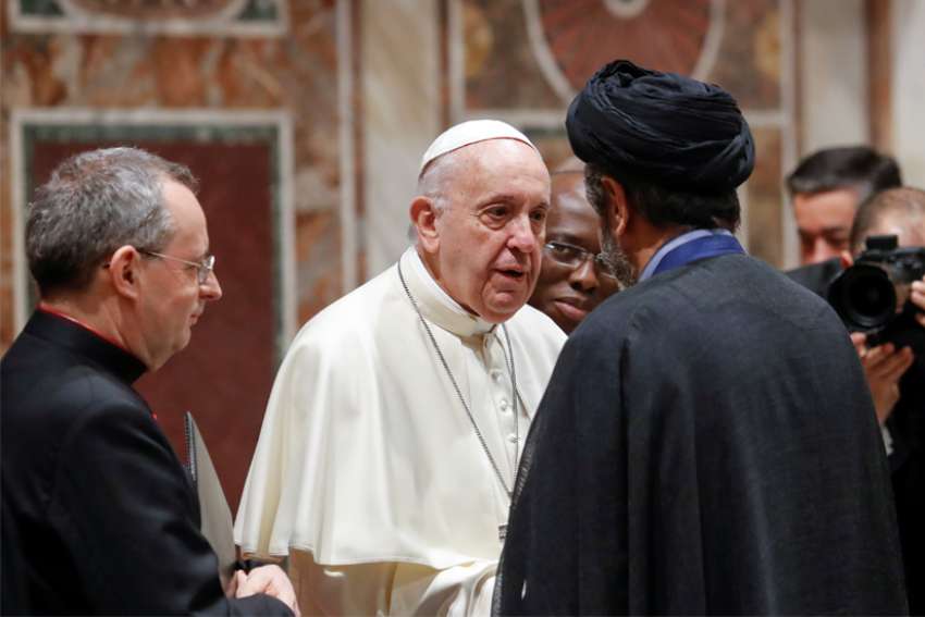Amid threats of war, world must stay hopeful, Pope Francis tells diplomats