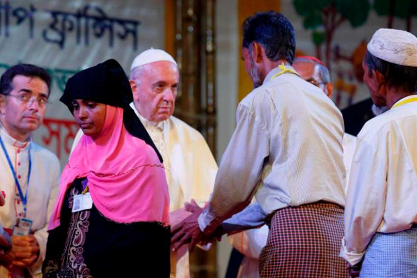Pope meets 16 Rohingya refugees in Bangladesh, says they are 'images of the living God'