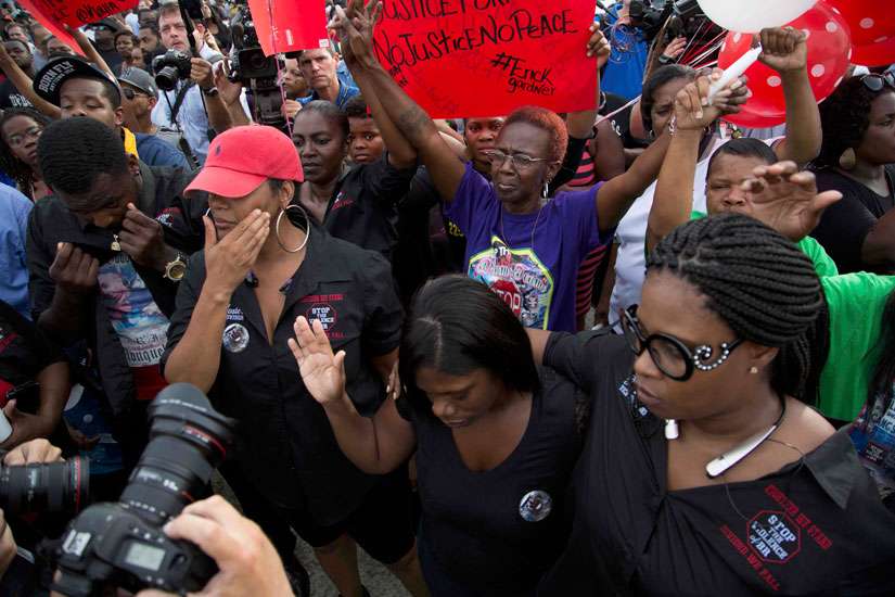 Baton Rouge bishop urges community not to give in to anger, fear