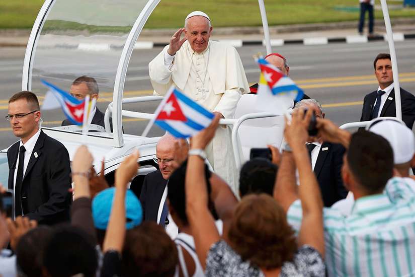 Serve people, not ideology, pope tells Cubans at Havana Mass