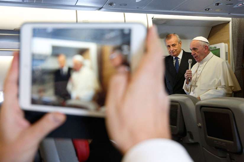 Arriving in Kenya, Pope says tolerance, respect are keys to peace