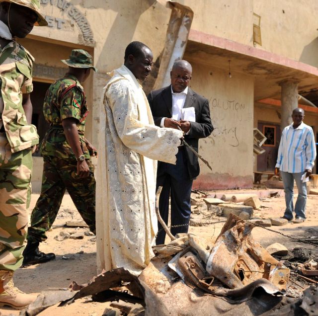 Nigerian bishops urge government to get control after church bombings 