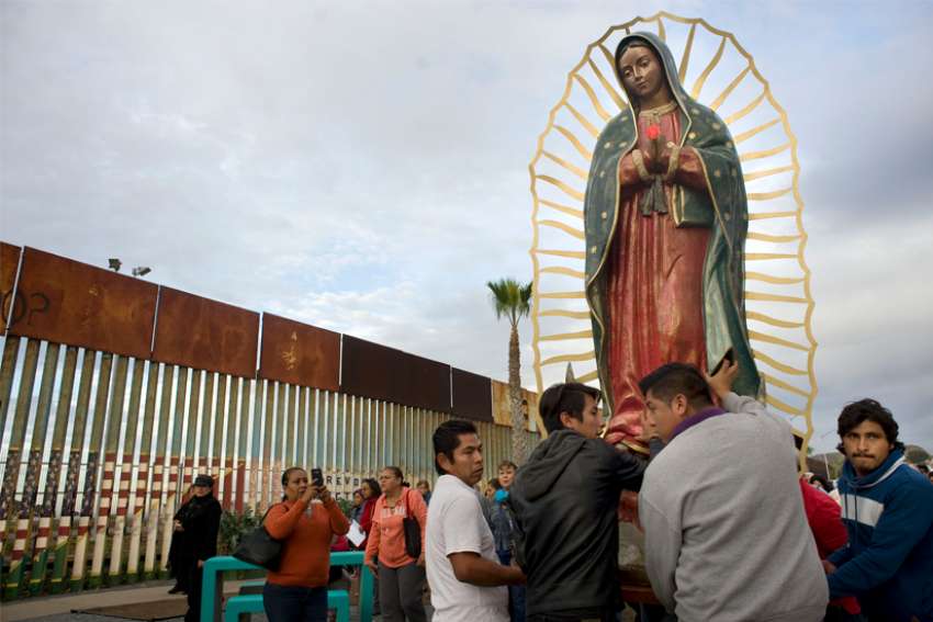 Pope Francis adds 'Comfort of Migrants,' other Marian titles to litany