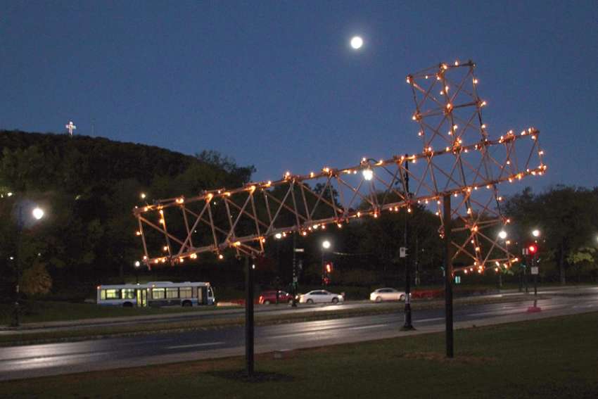 Toppled Montreal cross exhibit resurrected