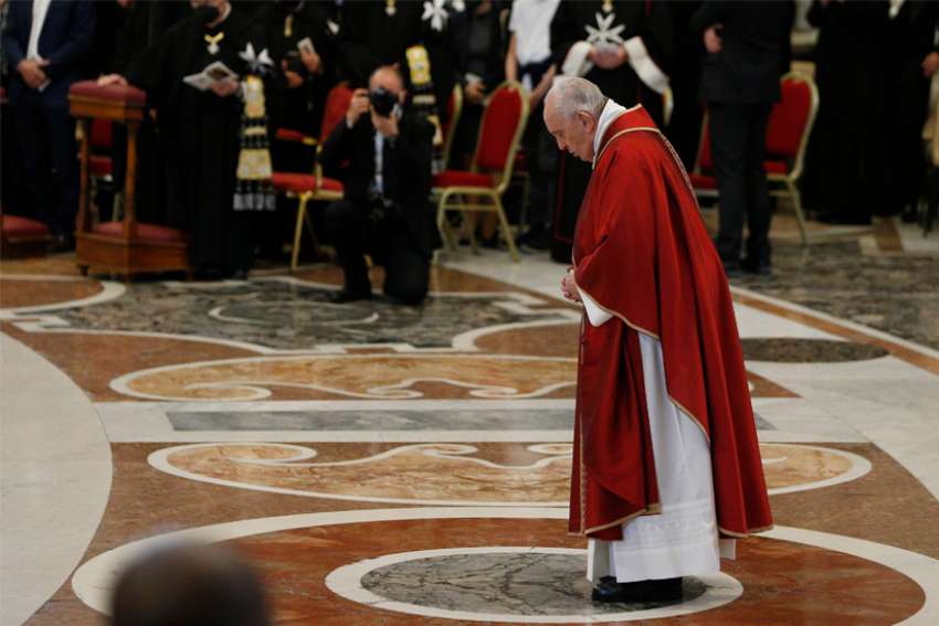 Papal preacher on Good Friday: Jesus calls everyone to repent, turn swords into plowshares