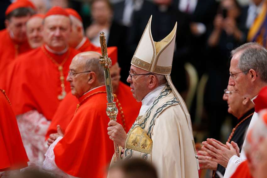 Credible leadership serves others, Pope tells cardinals at consistory