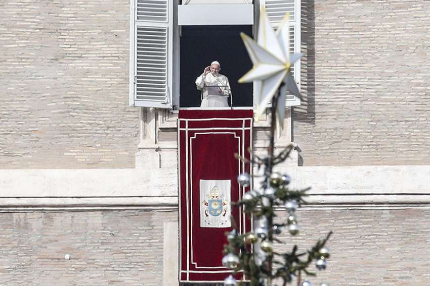 Advent is a time for vigilance, prayer, Pope Francis says
