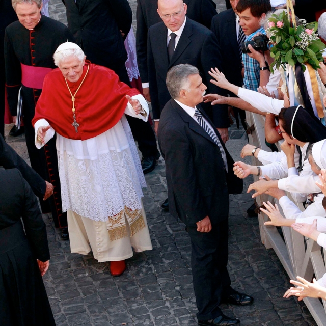 Earthly affairs can wait; things of God demand action now, pope says 