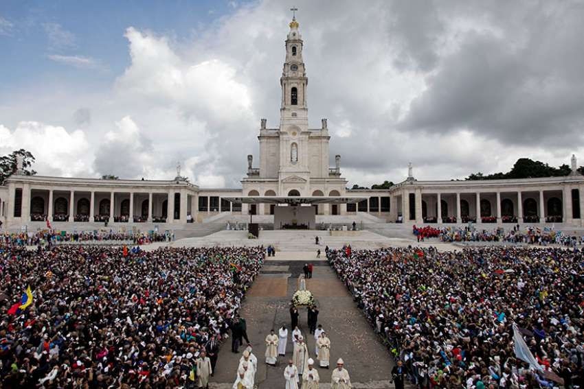 Pope asks evangelization council to oversee Catholic shrines