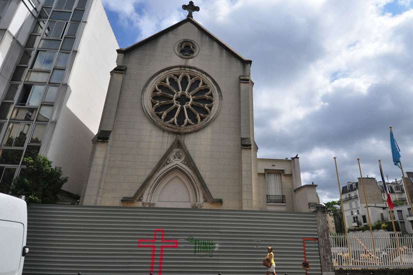 'Hands off my church' petition plays on French worries about Islam