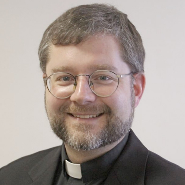 Blogging priest will be Canada's youngest bishop