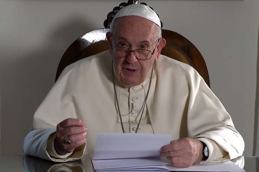 Efforts to protect life include promoting disarmament, Pope Francis says