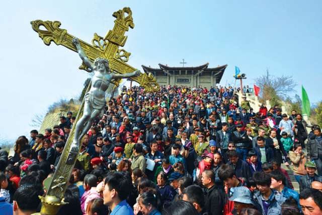 Pope Francis reaches out to Chinese president