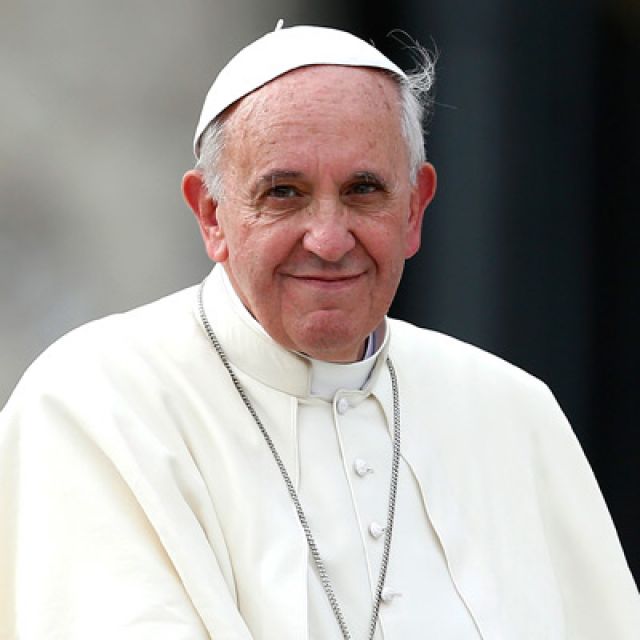 Christians, Jews must fight discrimination together, pope says 