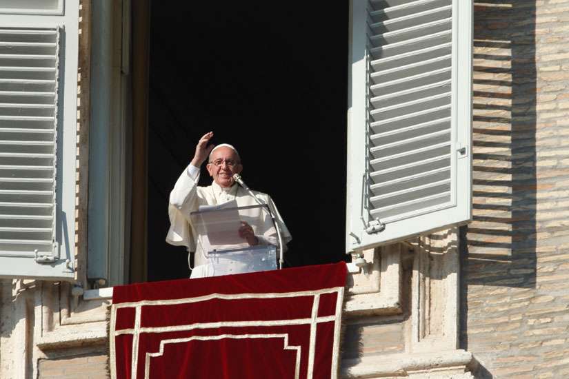 Pope Francis praises road map for peace in Syria