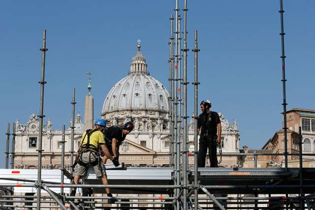 Holy Fathers: Is being pope a shortcut to sainthood?
