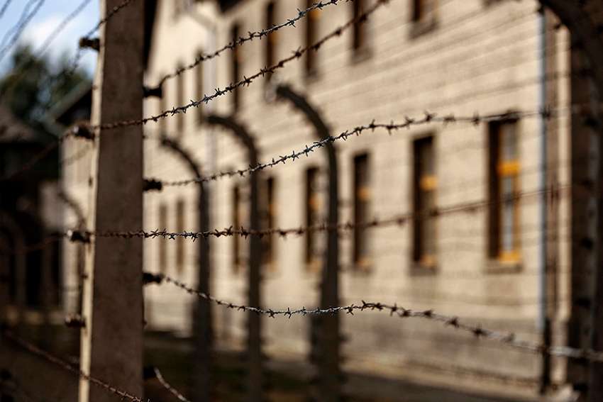 Pope calls torture mortal sin, calling on Christians to help tortured victims