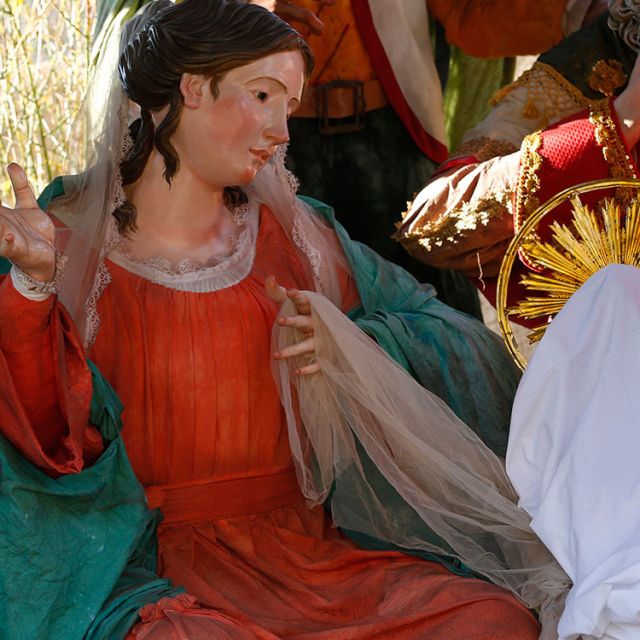 Naples' Nativity scene nears completion in St. Peter's Square 