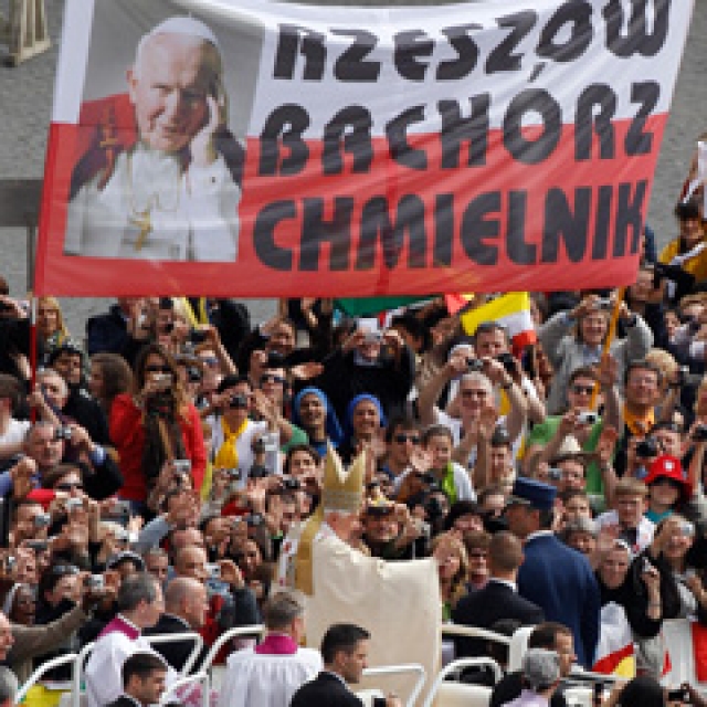 Small miracles happen at beatification celebrations, pilgrims say 