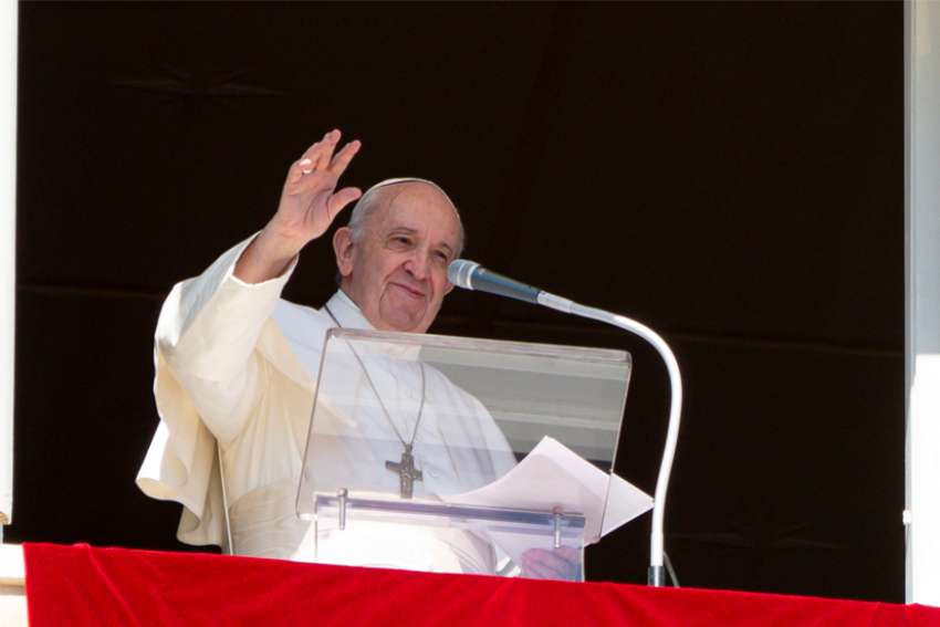 Inspired by Gospel, Christians need to be active in society, Pope Francis says