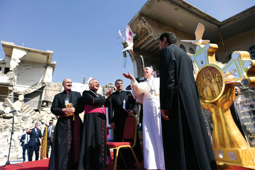 Book compiles Pope Francis' commentaries on war and peace