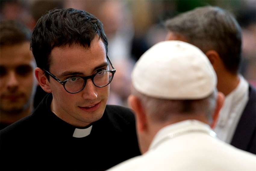 Doubt helps us discern God's will, Pope tells seminarians