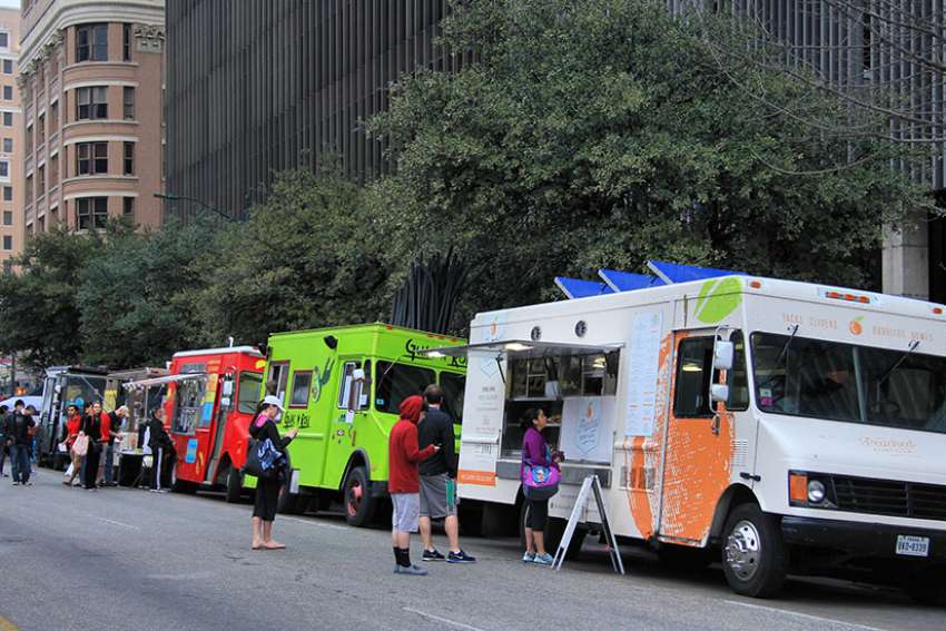Ministry serves up respect with food trucks for Austin's homeless